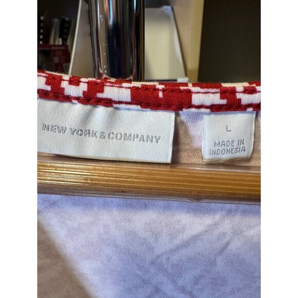 New York & Company Red and White Geometric Pattern Sleeveless Deep V-Neck Dress - Picture 4 of 5